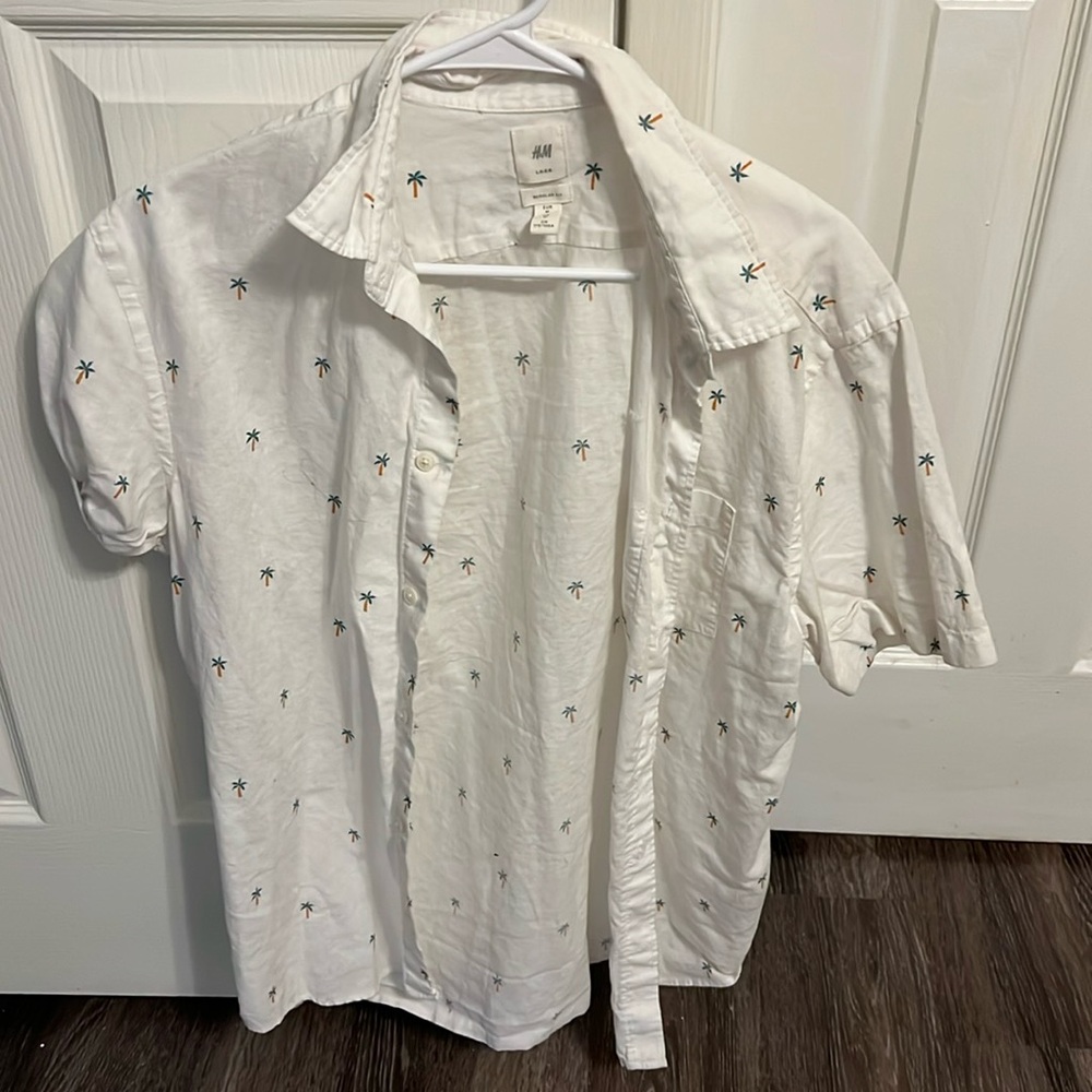 H&M button down with patterned palm trees